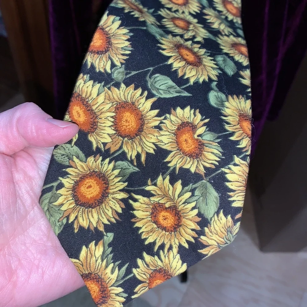 EUC American Eagle sunflower necktie